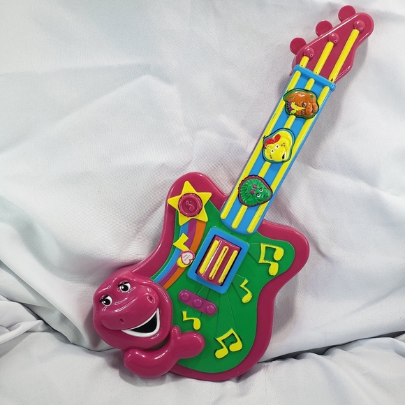 🌞SOLD🌞Barney The Dinosaur Purple Musical Toy Guitar Jakks Pacific 17 Inch 2007 - Picture 9 of 9